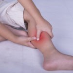 Причины болей в ногах